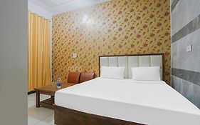 Hotel O Dayal